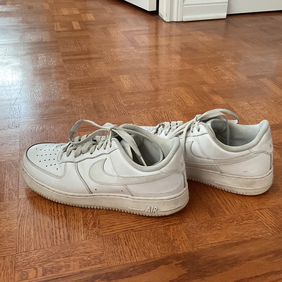 Men’s Nike White Air Forces - Picture 2 of 6